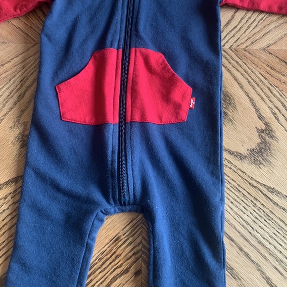 Levi’s baby onesie 6-9 months red and blue with little pockets - Picture 4 of 8